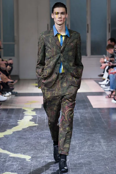 Look 24